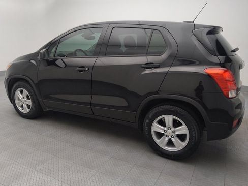 Used 2020 Chevrolet Trax LS w/ Tint and Cruise Package FWD image 3