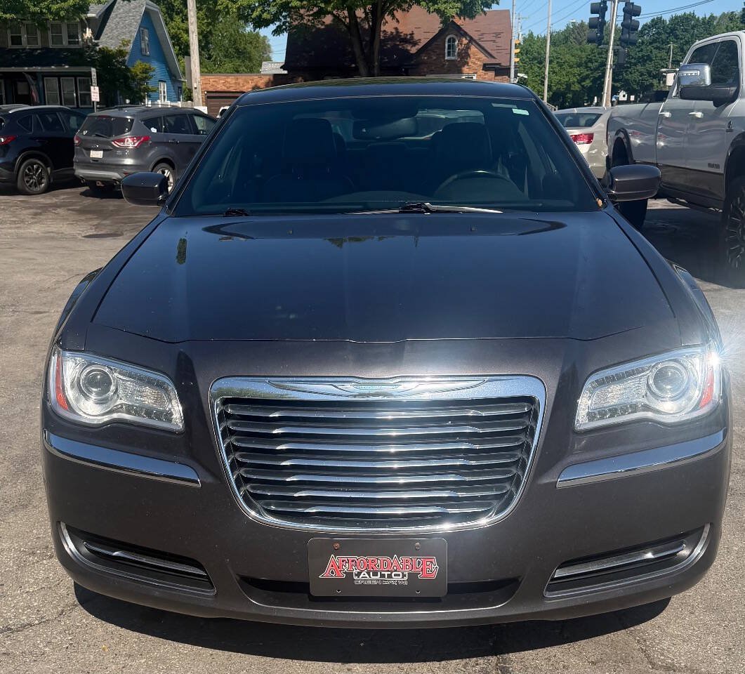 Used 2014 Chrysler 300 RWD image 6