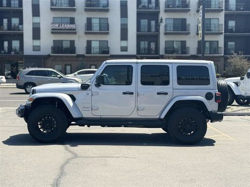 Used 2022 Jeep Wrangler Unlimited Sahara w/ Cold Weather Group AWD/4WD image 3