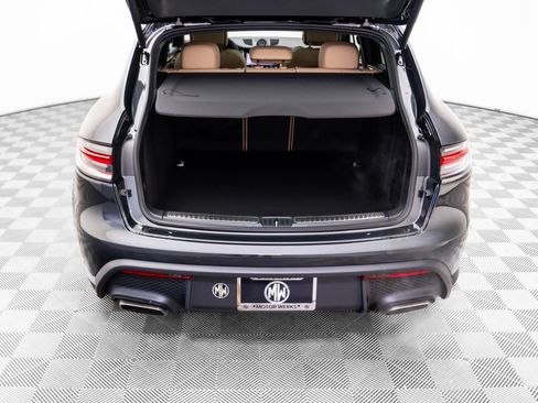 Certified 2026 Porsche Macan AWD/4WD image 31