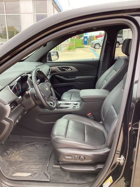 Used 2023 Chevrolet Traverse LT w/ LT Premium Package AWD/4WD image 11