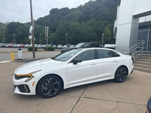 Certified 2025 Kia K5 GT-Line w/ GT-Line Premium Package image 4