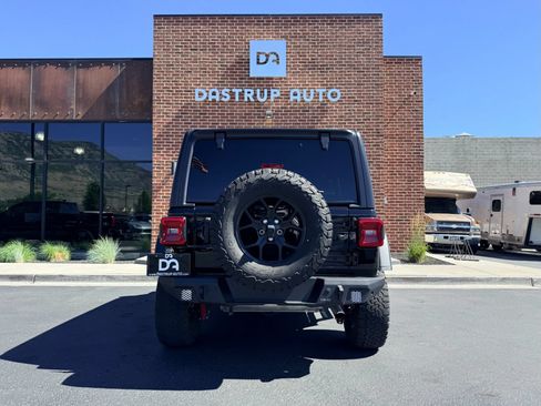 Used 2024 Jeep Wrangler Unlimited AWD/4WD image 7