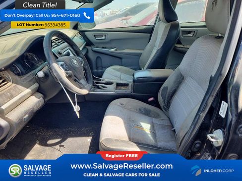 Used 2015 Toyota Camry SE FWD image 9