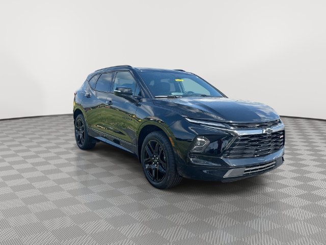 Certified 2026 Chevrolet Blazer RS w/ Driver Confidence II Package FWD image 3