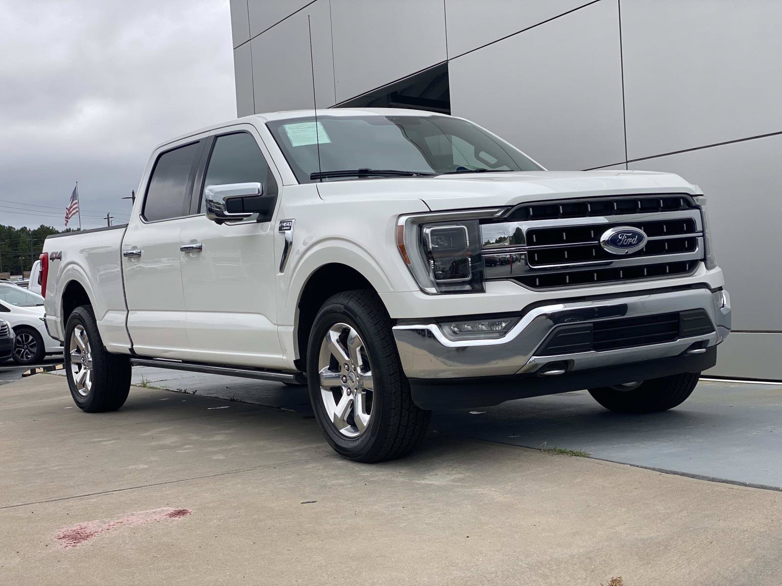 Used 2021 Ford F150 Lariat w/ Equipment Group 502A High AWD/4WD image 2