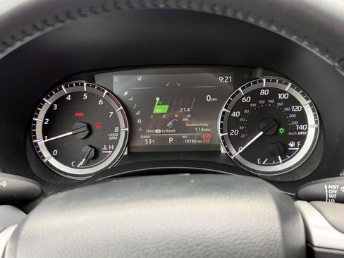 Certified 2024 Toyota Highlander XLE AWD/4WD image 25