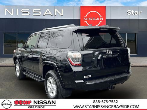 Used 2024 Toyota 4Runner SR5 AWD/4WD image 4