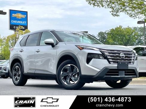 Used 2024 Nissan Rogue SV FWD image 1