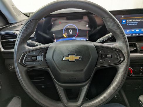 Used 2024 Chevrolet TrailBlazer LS w/ LS Convenience Package AWD/4WD image 19