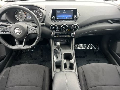 Used 2025 Nissan Sentra S image 4