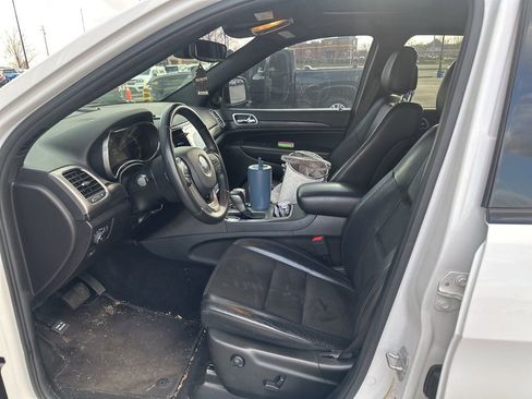 Used 2019 Jeep Grand Cherokee Altitude AWD/4WD image 6