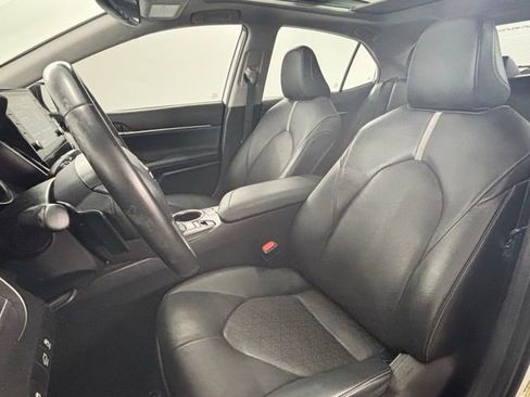 Used 2021 Toyota Camry XSE image 14