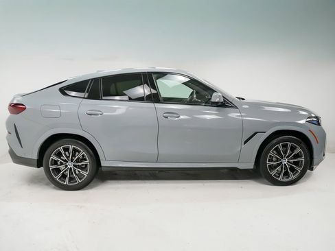Used 2024 BMW X6 xDrive40i w/ Premium Package image 9