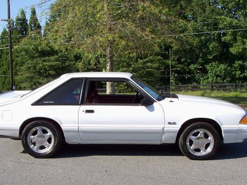Used 1992 Ford Mustang LX RWD image 5