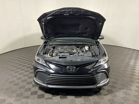 Used 2022 Toyota Camry LE AWD/4WD image 9