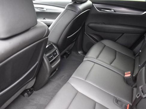 Used 2023 Cadillac XT5 Luxury image 25