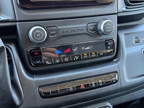 New 2026 RAM ProMaster 2500 w/ Crew Van Package FWD image 24