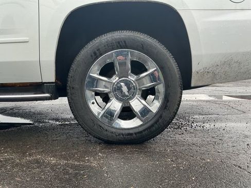 Used 2018 Chevrolet Suburban Premier AWD/4WD image 14