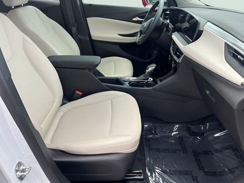 Used 2025 Buick Encore GX Sport Touring w/ Comfort Package image 18