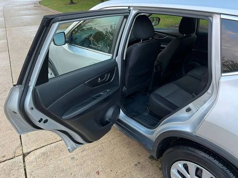 Used 2020 Nissan Rogue S image 28