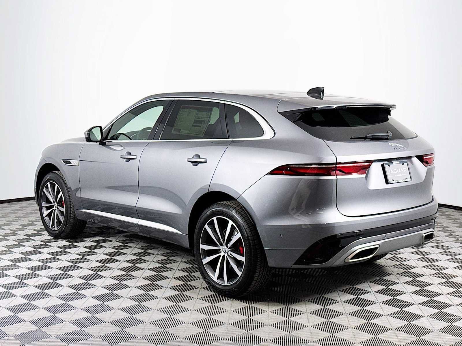 New 2025 Jaguar F-PACE R-Dynamic S AWD/4WD image 7