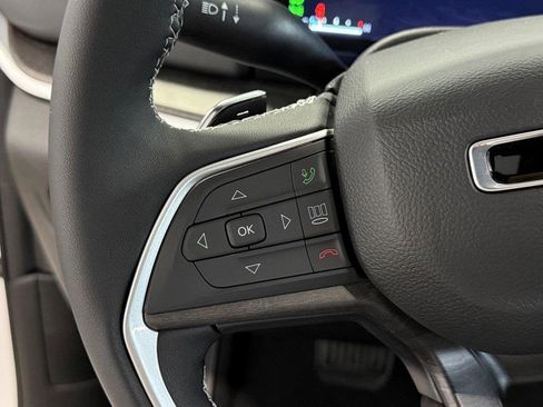 New 2025 Jeep Grand Cherokee Limited w/ Luxury Tech Group II image 25