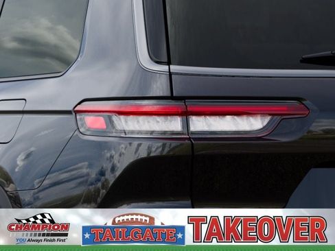 New 2026 Jeep Grand Cherokee L 4WD image 9