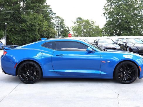 Used 2016 Chevrolet Camaro SS RWD image 8