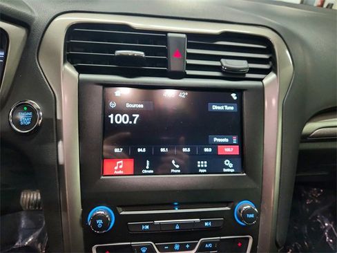 Used 2018 Ford Fusion SE w/ Fusion SE Technology Package image 31