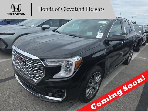 Used 2022 GMC Terrain Denali AWD/4WD image 1
