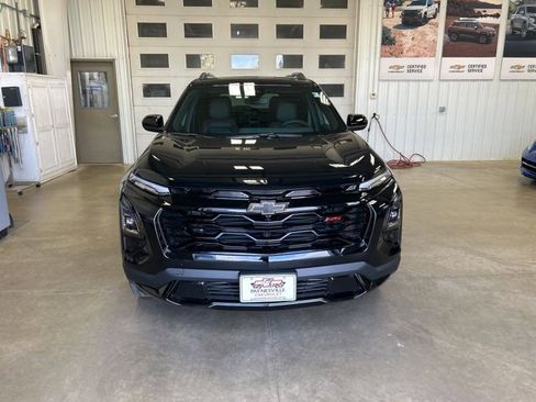 Used 2025 Chevrolet Equinox RS w/ Convenience Package III image 3