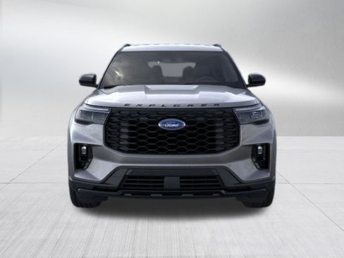 New 2026 Ford Explorer ST-Line image 2