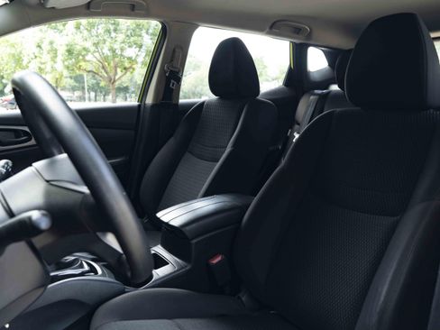 Used 2020 Nissan Rogue Sport S w/ Appearance Package FWD image 17