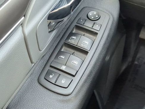 Used 2024 RAM 1500 Classic SLT image 27