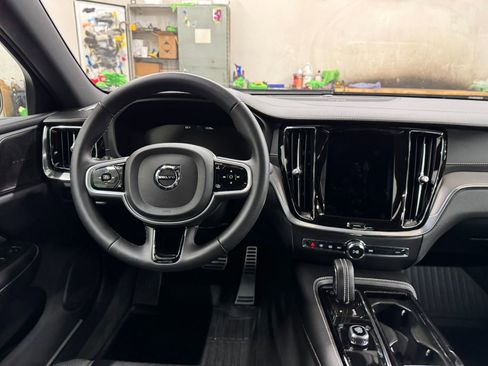 Used 2022 Volvo S60 T8 R-Design w/ Advanced Package image 17