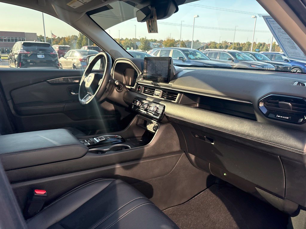 Used 2025 Honda Pilot Elite image 27