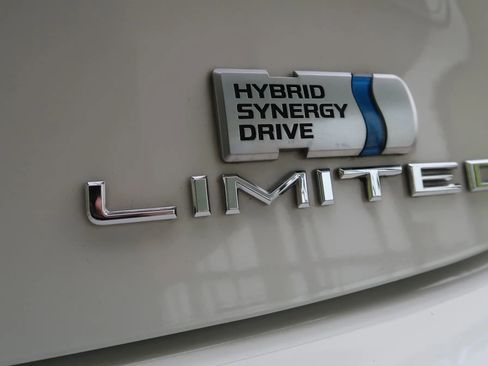 Used 2018 Toyota Avalon Limited image 54