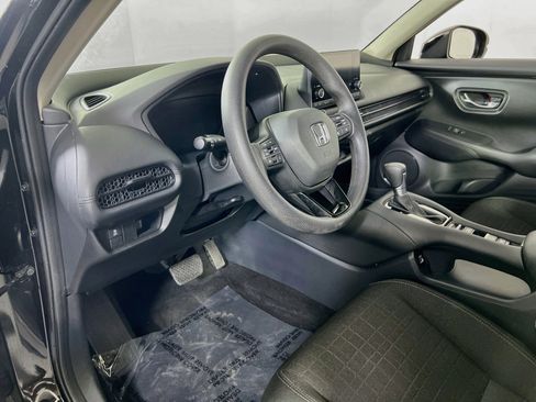 Used 2023 Honda HR-V LX image 9