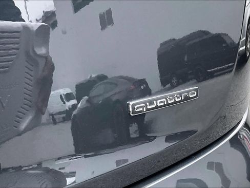 Used 2021 Audi Q5 Prestige w/ Prestige Package image 10