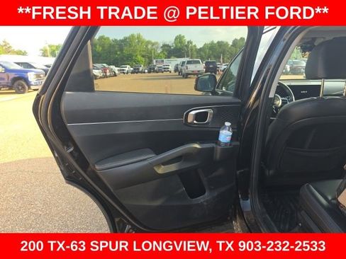 Used 2024 Kia Sorento EX w/ Panoramic Sunroof Package image 12