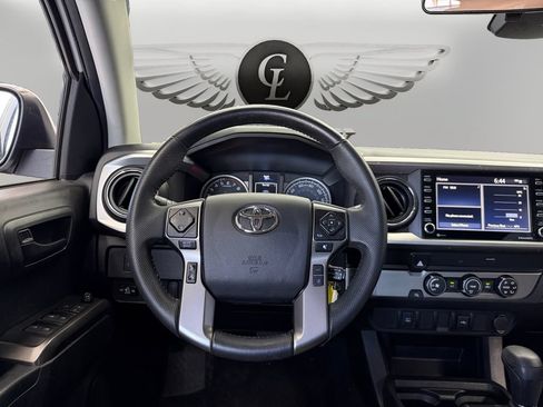 Used 2022 Toyota Tacoma SR5 w/ SR5 Appearance Package (SM) RWD image 12