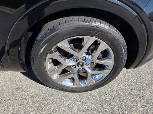 Used 2019 Kia Sorento SX image 17