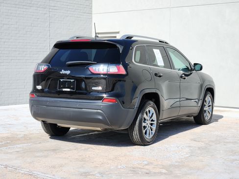 Used 2020 Jeep Cherokee Latitude Plus w/ Cold Weather Group FWD image 8