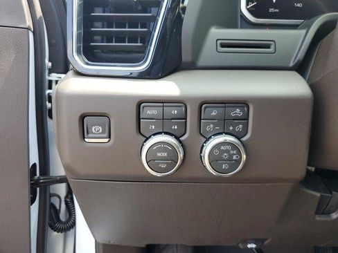 New 2026 GMC Sierra 2500 Denali AWD/4WD image 30