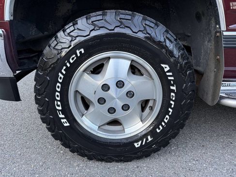 Used 1994 Chevrolet Suburban 4WD image 86