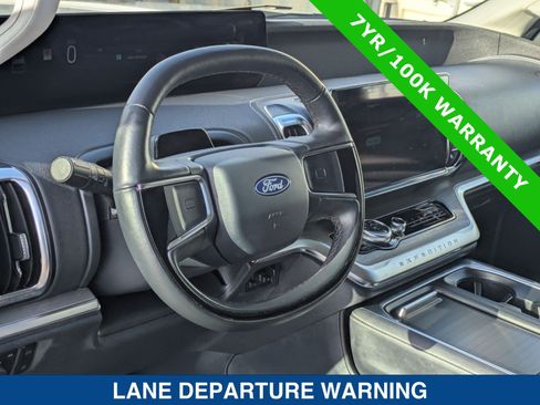 Certified 2025 Ford Expedition Max Platinum w/ Driver's Package AWD/4WD image 25