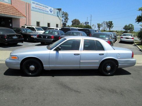 Used 2011 Ford Crown Victoria Police Interceptor w/ Radio Suppression Pkg image 3