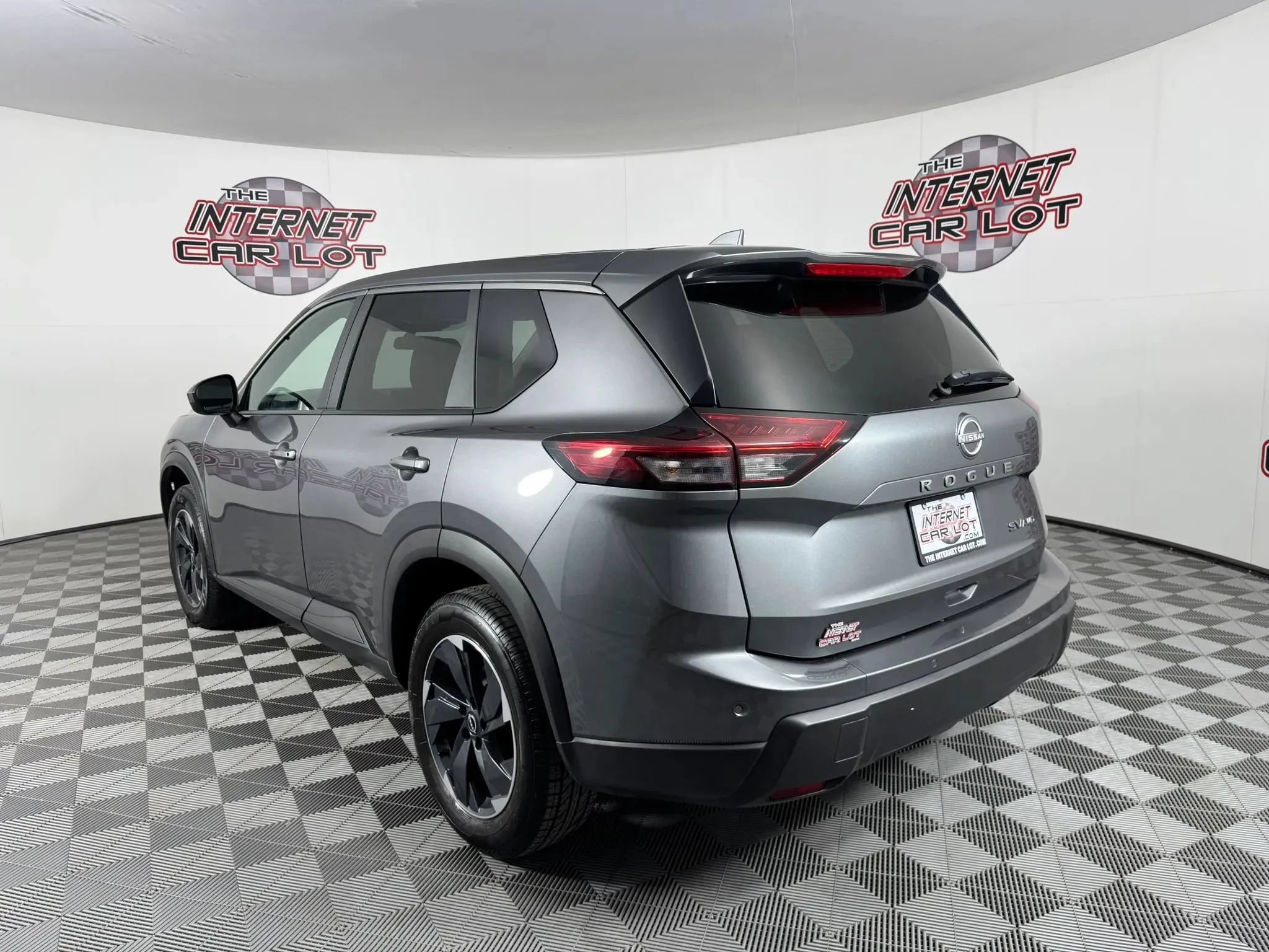 Used 2024 Nissan Rogue SV AWD/4WD image 5