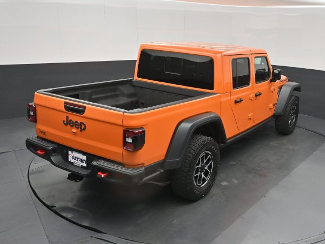 Used 2025 Jeep Gladiator Rubicon w/ Convenience Group AWD/4WD image 35